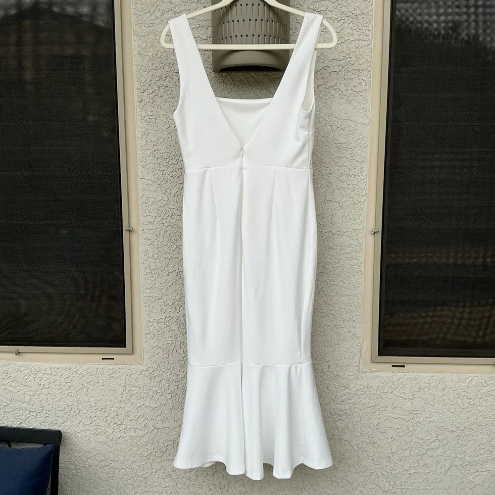 NWOT Lulu’s Moment Maker White Square Neck Trumpet Midi Dress Medium 2018896
